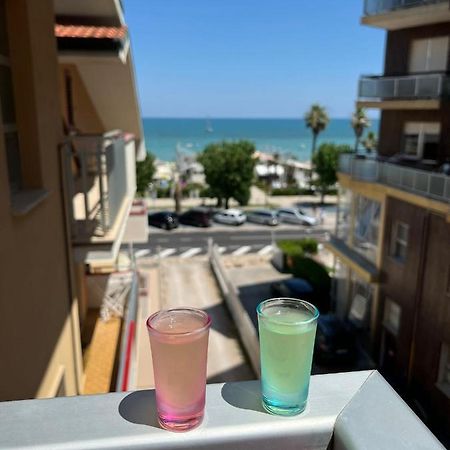 Bella Alba Apartment On The Beach Alba Adriatica Exteriér fotografie