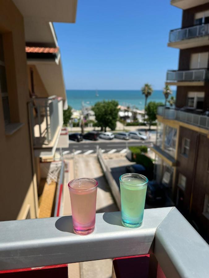 Bella Alba Apartment On The Beach Alba Adriatica Exteriér fotografie